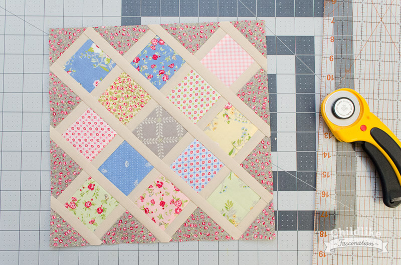 These placemats are based on a sashed granny square design